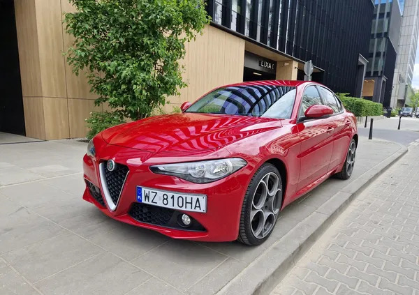 alfa romeo giulia mazowieckie Alfa Romeo Giulia cena 83500 przebieg: 204744, rok produkcji 2017 z Połczyn-Zdrój